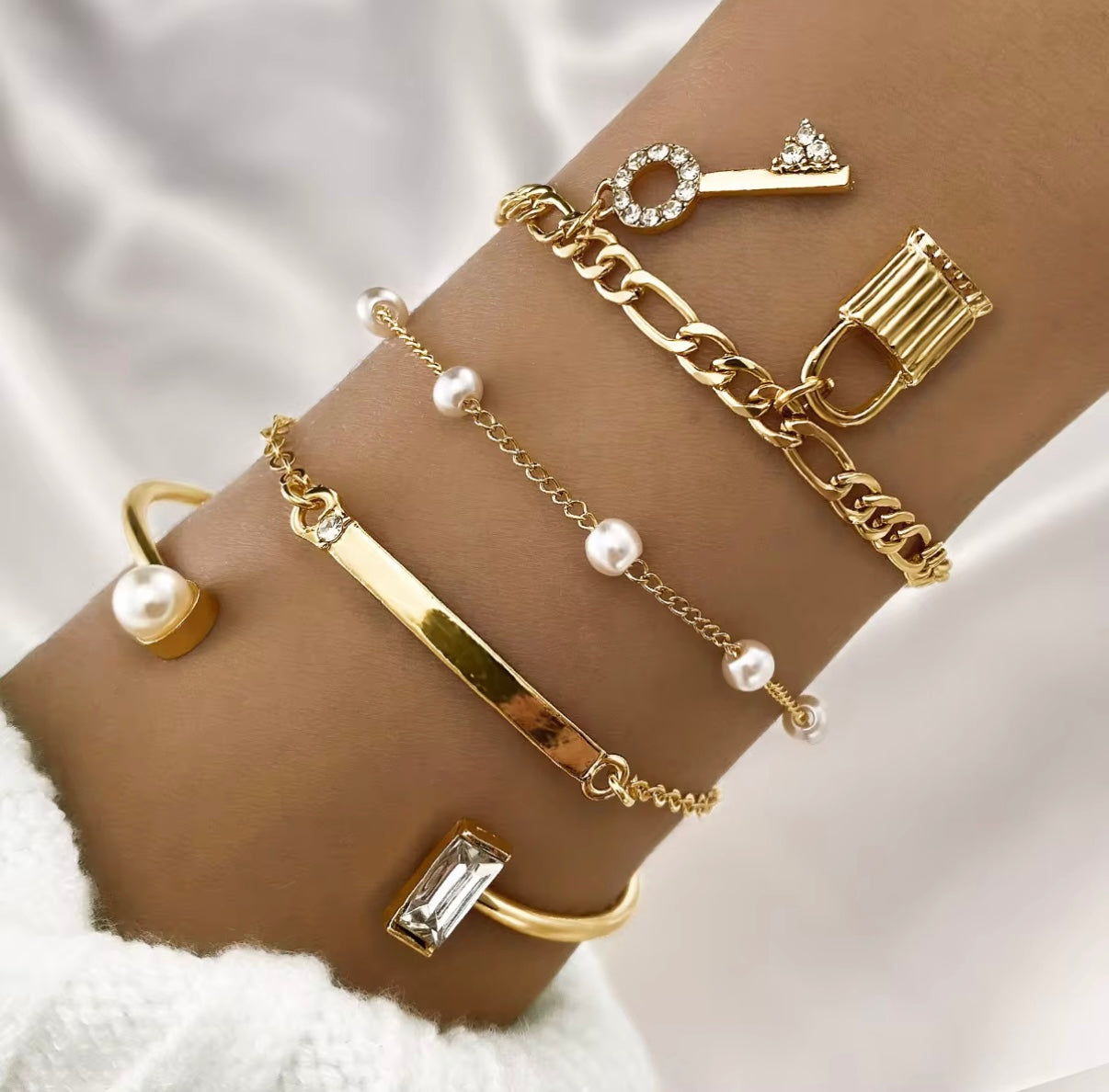 Chic Link Stack